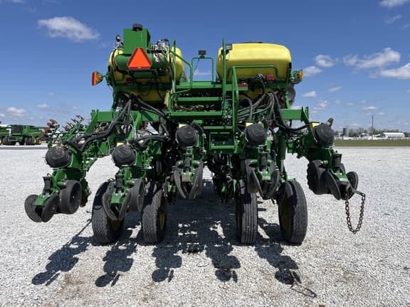 Image of John Deere 1795 equipment image 3