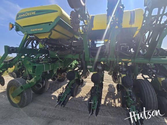 Image of John Deere 1795 equipment image 3