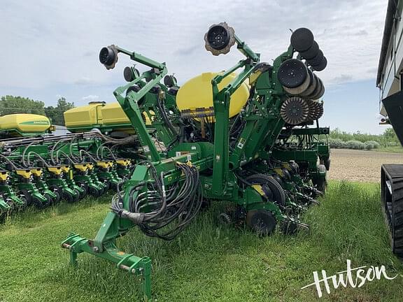 Image of John Deere 1795 equipment image 1