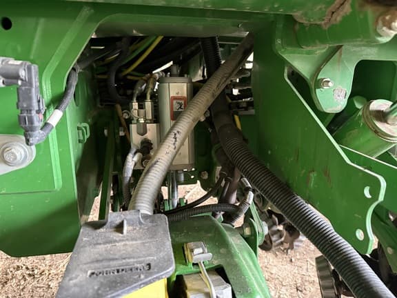Image of John Deere 1795 equipment image 1