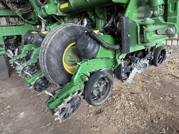 Image of John Deere 1795 equipment image 3