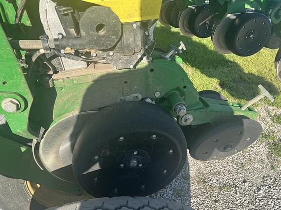 Image of John Deere 1795 equipment image 3