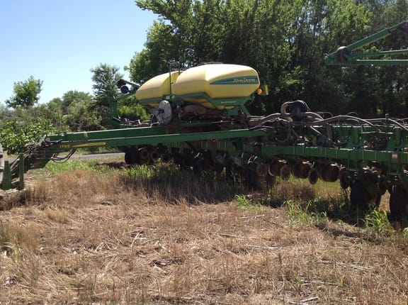2018 John Deere 1795 Equipment Image0
