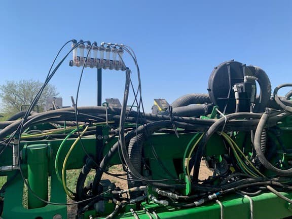 Image of John Deere 1795 equipment image 3