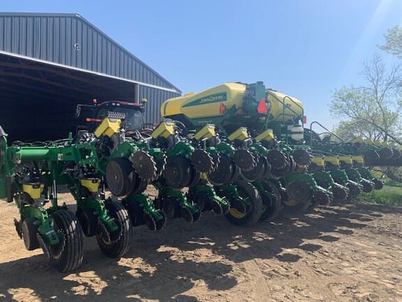 2018 John Deere 1795 Equipment Image0