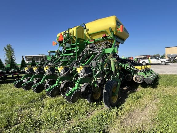 Image of John Deere 1795 equipment image 4