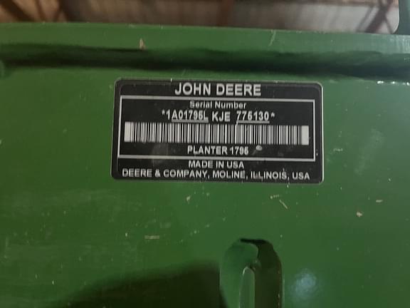 Image of John Deere 1795 equipment image 1