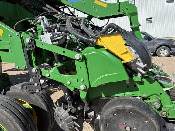 Image of John Deere 1795 equipment image 3