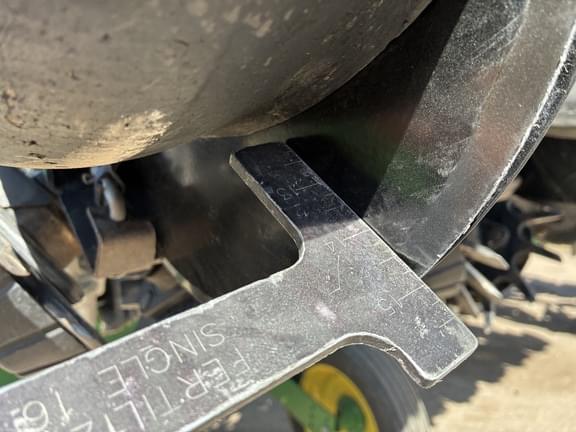 Image of John Deere 1795 equipment image 2