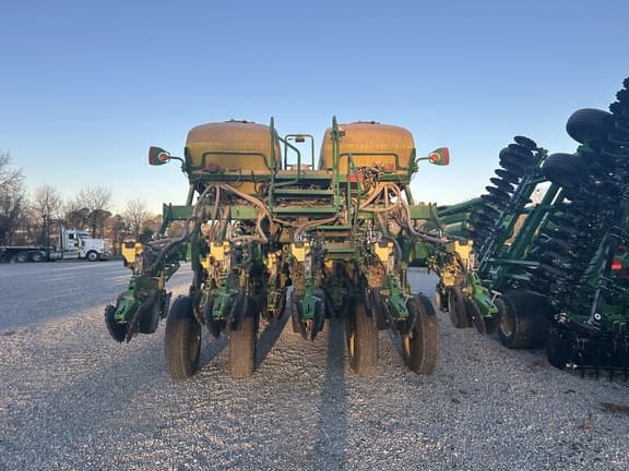 Image of John Deere 1795 equipment image 4