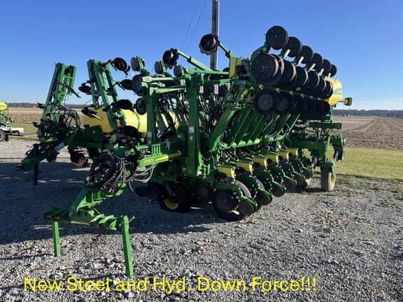 2018 John Deere 1795 Equipment Image0