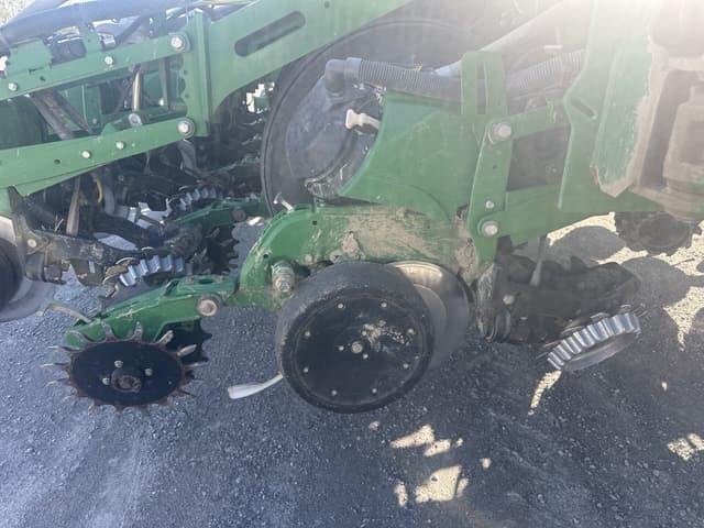 Image of John Deere 1795 equipment image 3