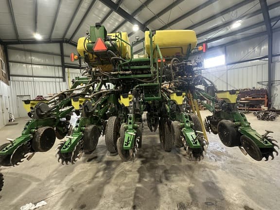 Image of John Deere 1795 equipment image 2