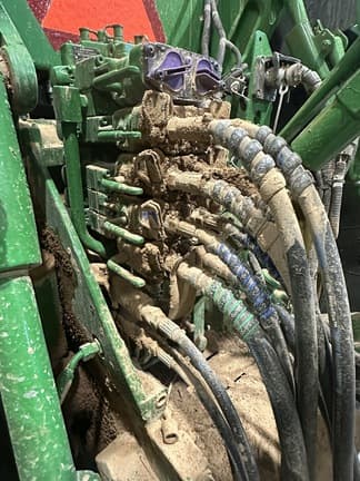 Image of John Deere 1795 equipment image 2