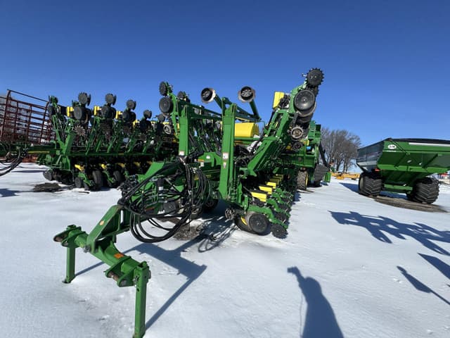 Image of John Deere 1795 equipment image 2