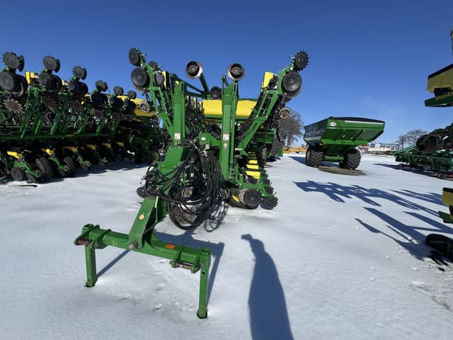 Image of John Deere 1795 equipment image 3