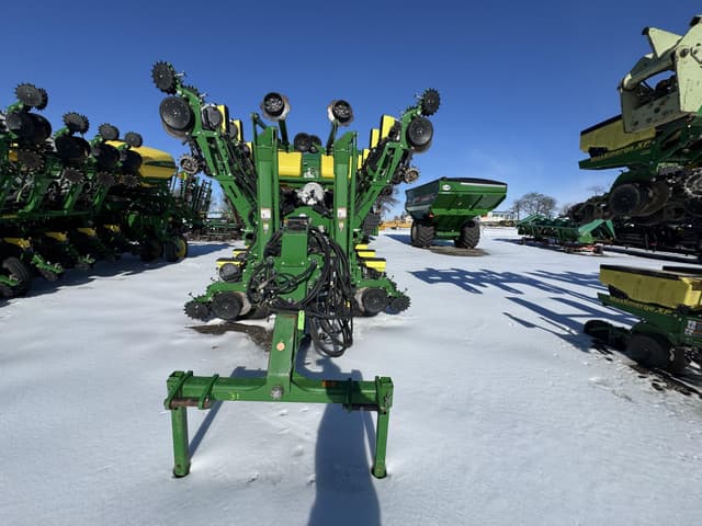 Image of John Deere 1795 equipment image 4
