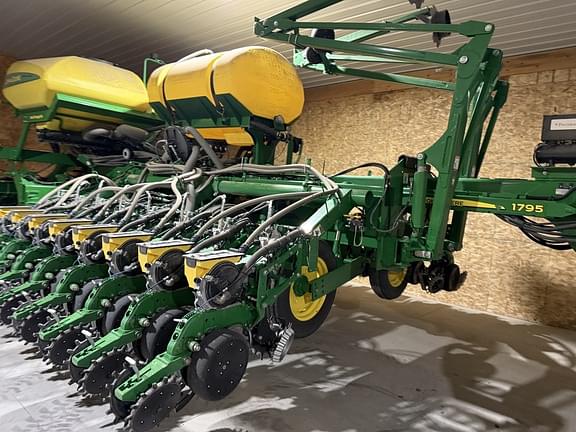 Image of John Deere 1795 Primary image