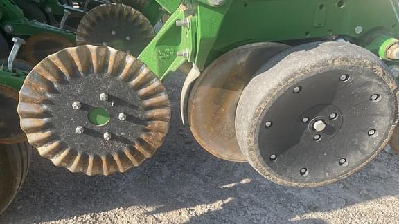 Image of John Deere 1795 equipment image 3