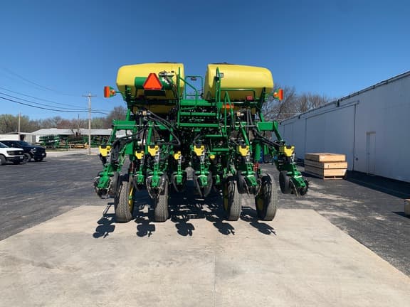 Image of John Deere 1795 equipment image 3