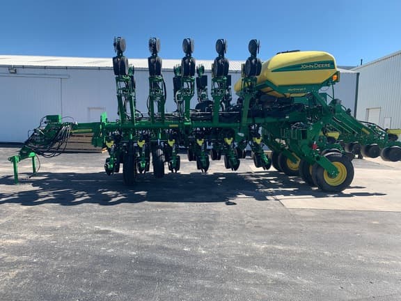 Image of John Deere 1795 equipment image 1