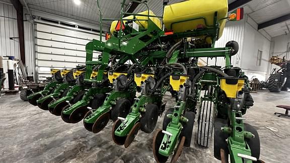 Image of John Deere 1795 equipment image 2