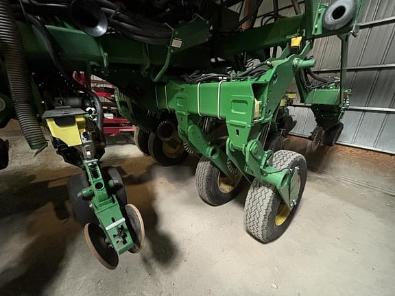 Image of John Deere 1795 equipment image 4