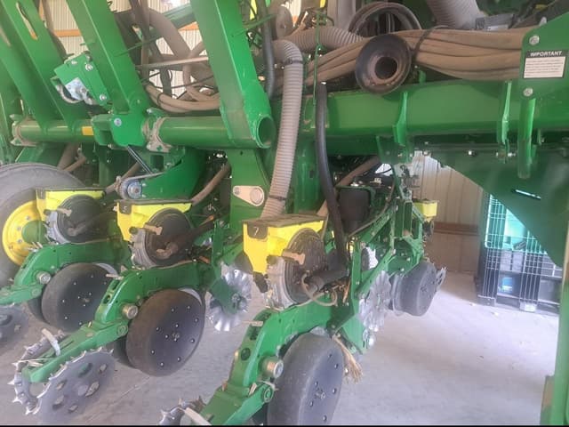 Image of John Deere 1795 equipment image 2