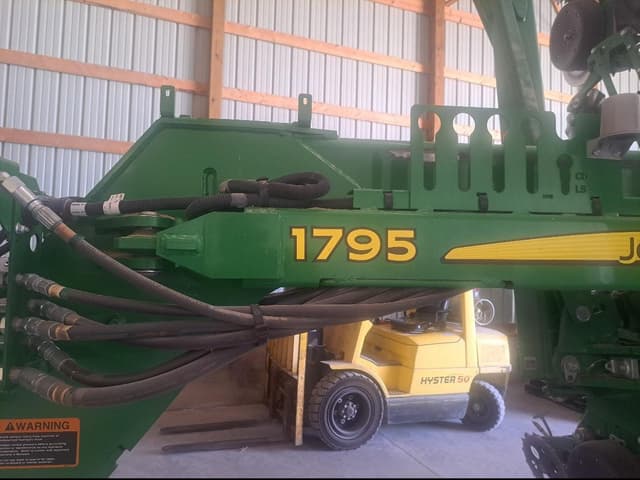 Image of John Deere 1795 equipment image 3