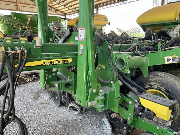 Image of John Deere 1795 equipment image 4