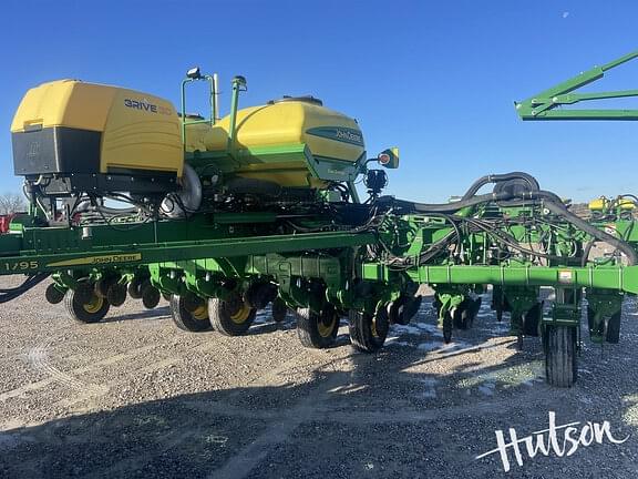 Image of John Deere 1795 equipment image 3