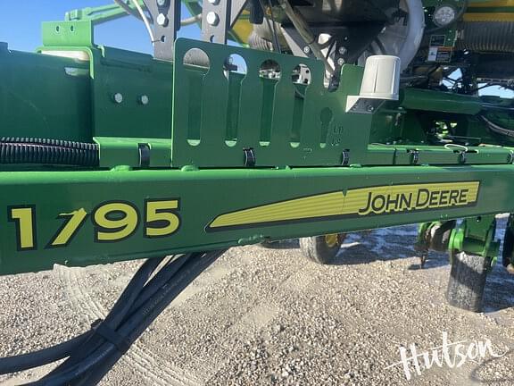 Image of John Deere 1795 equipment image 1