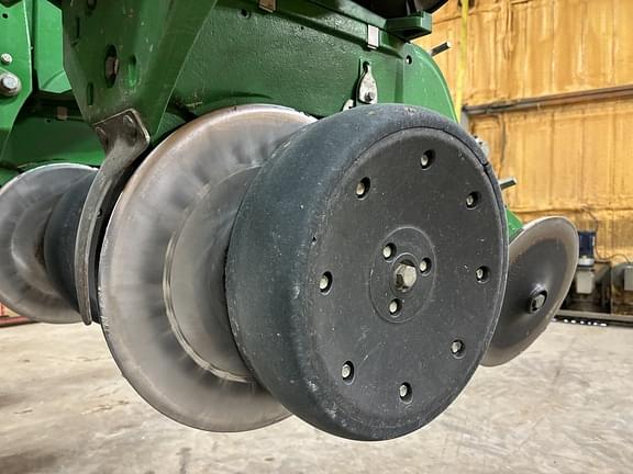 Image of John Deere 1795 equipment image 4