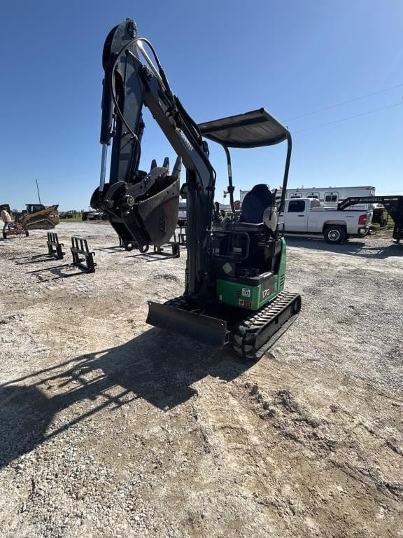 2018 John Deere 17G Equipment Image0