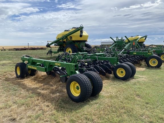 Image of John Deere 1890 equipment image 3