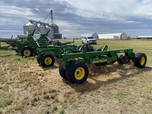 Image of John Deere 1890 equipment image 4