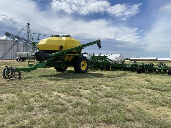 Image of John Deere 1890 equipment image 1