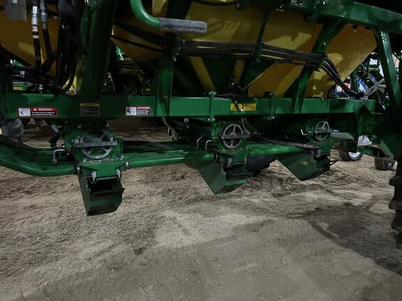 Image of John Deere 1890 equipment image 1