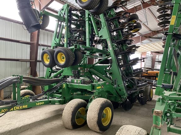 Image of John Deere 1890 equipment image 1