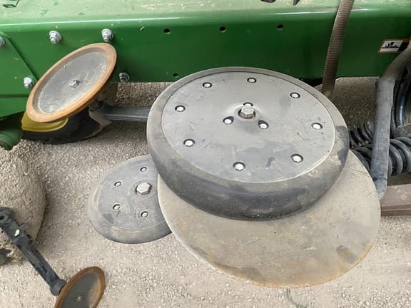 Image of John Deere 1890 equipment image 4