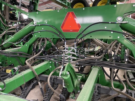 Image of John Deere 1890 equipment image 2