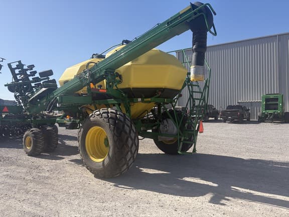 Image of John Deere 1890 equipment image 2