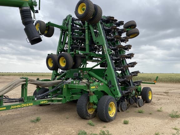 Image of John Deere 1890 equipment image 1
