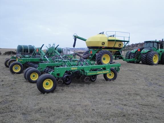 Image of John Deere 1910 equipment image 1