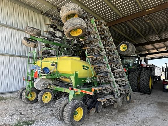 Image of John Deere 1990 Primary image