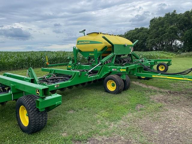 Image of John Deere 1990 equipment image 1