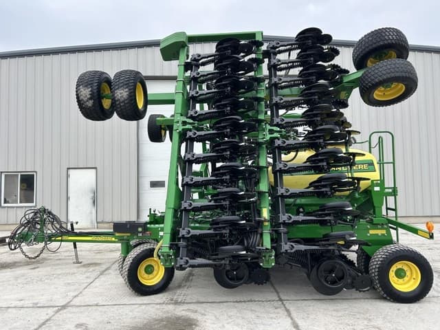 Image of John Deere 1990 equipment image 2