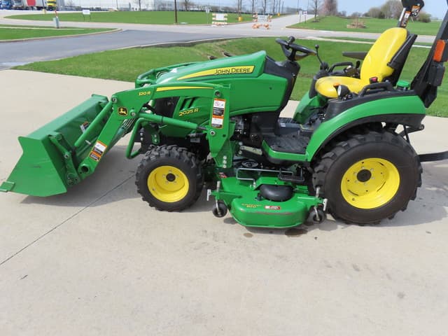 Image of John Deere 2025R equipment image 2