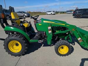 2018 John Deere 2025R Image