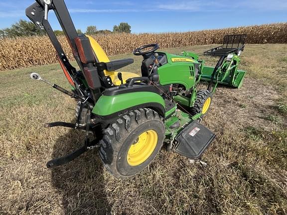 Image of John Deere 2025R equipment image 4